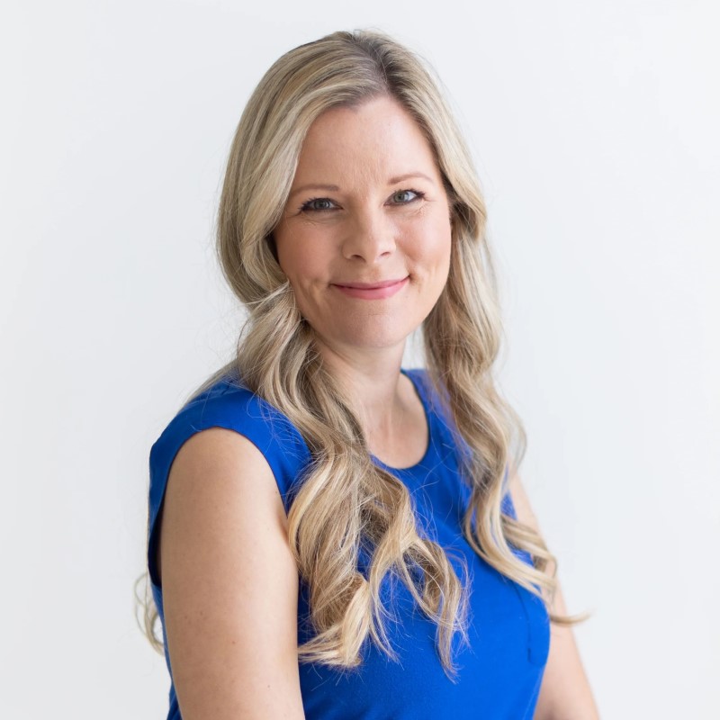 A headshot of Julie (Journeys by Julie).